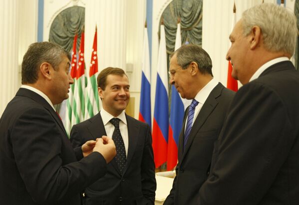 Подписание Договоров о дружбе, сотрудничестве и взаимопомощи - Sputnik Абхазия