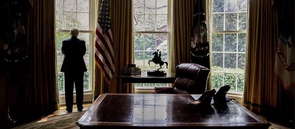 Президент США Дональд Трамп в Овальном кабинете Белого дома Президент США Дональд Трамп в Овальном кабинете Белого дома - Sputnik Абхазия