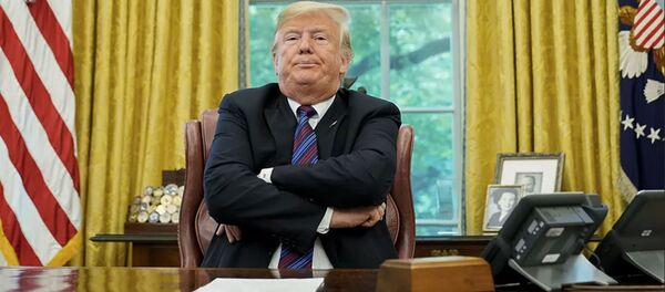 Президент США Дональд Трамп в Овальном кабинете Белого дома в Вашингтоне Президент США Дональд Трамп в Овальном кабинете Белого дома в Вашингтоне - Sputnik Абхазия