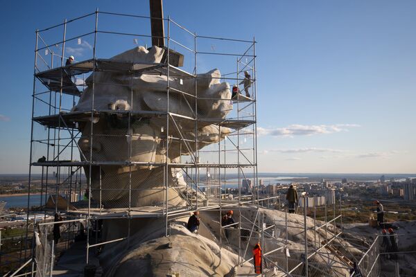 Реставрация монумента Родина-мать зовет в Волгограде - Sputnik Абхазия