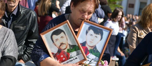 Церемония возложения цветов к Мемориалу Славы в честь Дня Победы и Независимости Абхазии прошла в Сухуме Церемония возложения цветов к Мемориалу Славы в честь Дня Победы и Независимости Абхазии прошла в Сухуме - Sputnik Абхазия