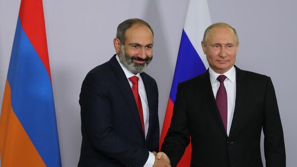  Президент РФ В. Путин встретился с премьер-министром Армении Н. Пашиняном  - Sputnik Абхазия
