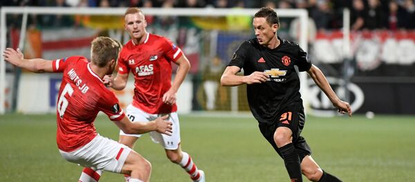 Игрок  Манчестер Юнайтед Неманья Матич Игрок  Манчестер Юнайтед Неманья Матич - Sputnik Абхазия