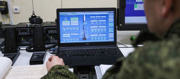 Запуск ракеты Союз-2 со спутником военного назначения с космодрома Плесецк Запуск ракеты Союз-2 со спутником военного назначения с космодрома Плесецк - Sputnik Абхазия