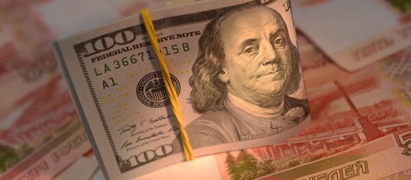 Денежные купюры России и США. Денежные купюры России и США. - Sputnik Абхазия
