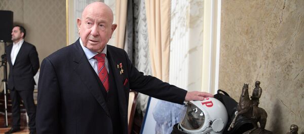 Президент РФ В. Путин накануне Дня космонавтики посмотрел фильм Время первых Президент РФ В. Путин накануне Дня космонавтики посмотрел фильм Время первых - Sputnik Абхазия