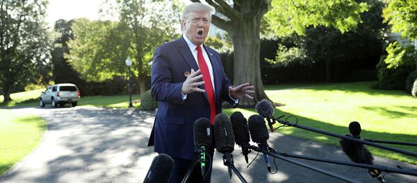 Президент США Дональд Трамп отвечает на вопросы журналистов Президент США Дональд Трамп отвечает на вопросы журналистов - Sputnik Абхазия