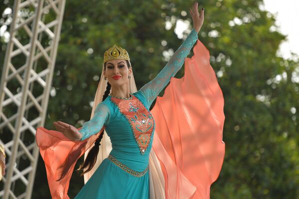 Культурно-спортивный фестиваль Абаза открылся на набережной Сухума - Sputnik Абхазия