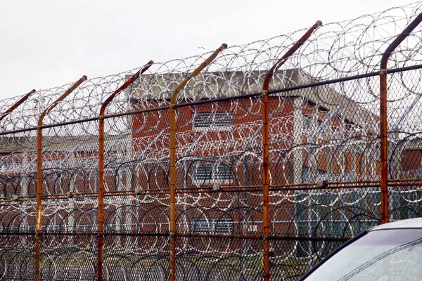 Забор тюрьмы Райкерс - Sputnik Абхазия