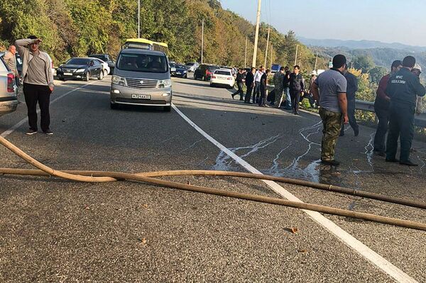 Аҩадатәи Ешыра автомашьына амҩа иахҟьаны ажра иҭаҳан, амца акит - Sputnik Аҧсны