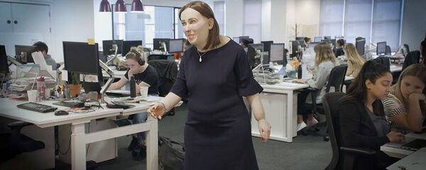 Манекен офисного работника по имени Эмма Манекен офисного работника по имени Эмма - Sputnik Абхазия