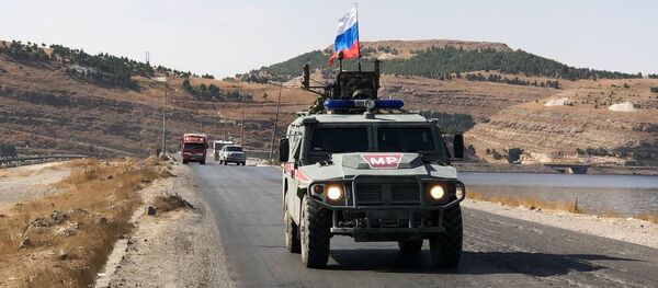 Военная полиция РФ на северо-востоке провинции Алеппо в Сирии Военная полиция РФ на северо-востоке провинции Алеппо в Сирии - Sputnik Абхазия