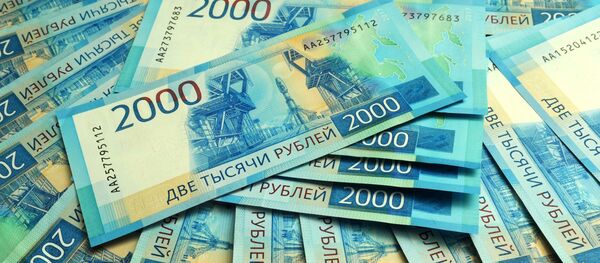 Банкноты номиналом 2000 рублей. - Sputnik Абхазия