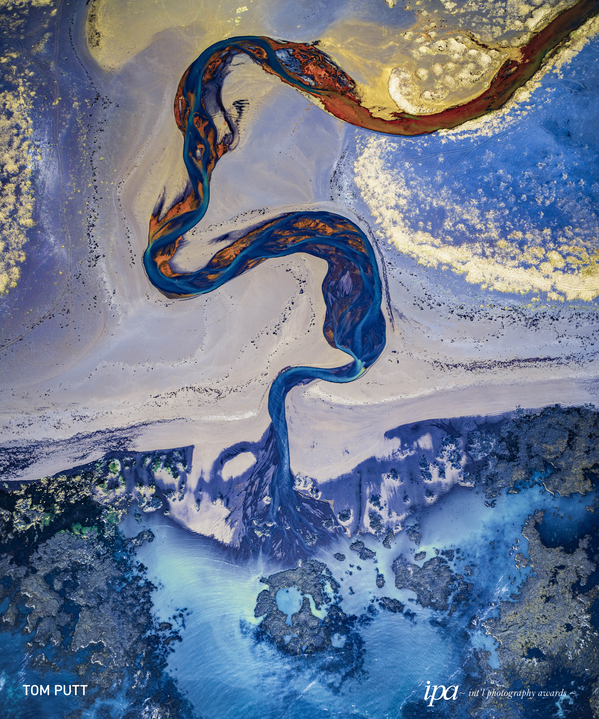 Снимок Iceland фотографа Tom Putt, победивший в категории Nature/Aerial Photographer Of the Year среди Professional конкурса International Photography Awards 2019 - Sputnik Абхазия