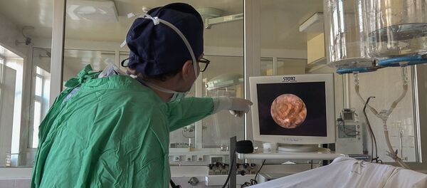 Операция по удалению камня  - Sputnik Абхазия