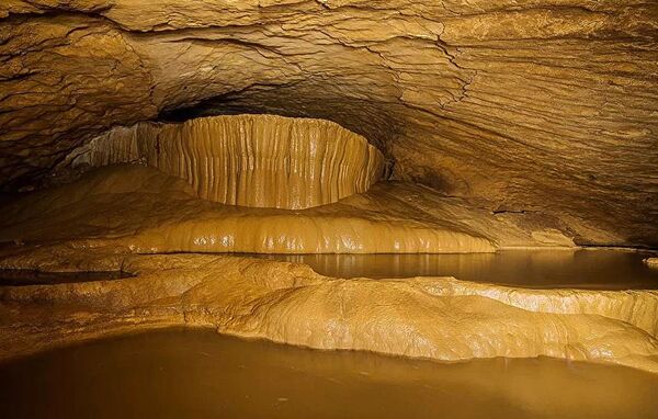 Ползком в сердце горы: поход в Нижнюю Шакуранскую пещеру - Sputnik Абхазия