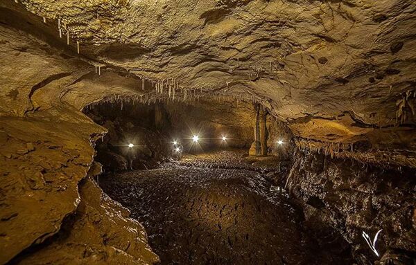 Ползком в сердце горы: поход в Нижнюю Шакуранскую пещеру - Sputnik Абхазия