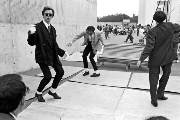 Московские стиляги танцуют твист, 1980 год - Sputnik Абхазия