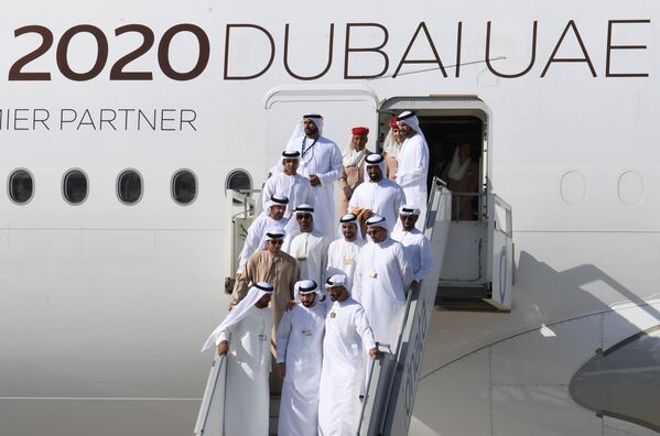 Наследный принц эмирата Абу-Даби Мухаммед Бен Заид Аль Нахайян на международном авиасалоне Dubai Airshow 2019 в Дубае - Sputnik Абхазия
