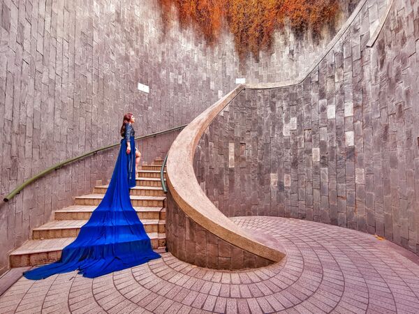 Снимок Lady in Blue фотографа из Сингапура, представленный на фотоконкурсе The World's Best Photos of #Fashion2019  - Sputnik Абхазия