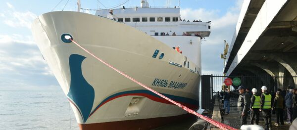 Круизный лайнер Князь Владимир в Сухумском порту - Sputnik Абхазия