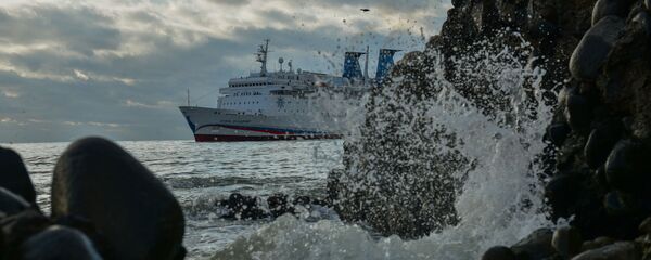 Круизный лайнер Князь Владимир в Сухумском порту - Sputnik Аҧсны