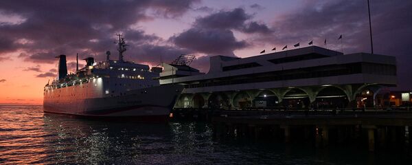 Круизный лайнер Князь Владимир в Сухумском порту - Sputnik Абхазия