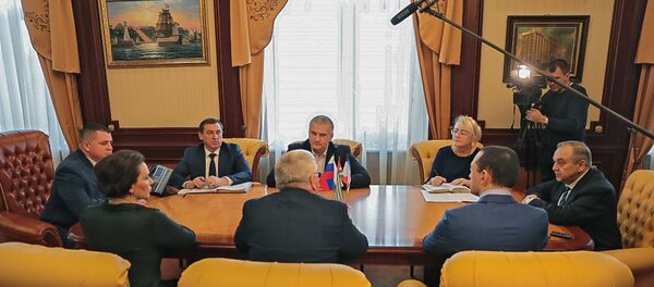 Делегация Республики Абхазия, прибывшая в Крым для участия в Межправительственной комиссии по развитию торгово-экономического, научно-технического и гуманитарного сотрудничества между Республикой Абхазия и Республикой Крым - Sputnik Абхазия