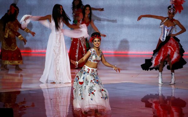  Представительница Великобритании Bhasha Mukherjee на конкурсе красоты Мисс мира 2019 в Лондоне  - Sputnik Абхазия
