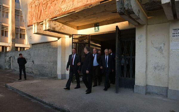 Вице-премьер России Виталий Мутко посетил Абхазский госуниверситет  - Sputnik Абхазия