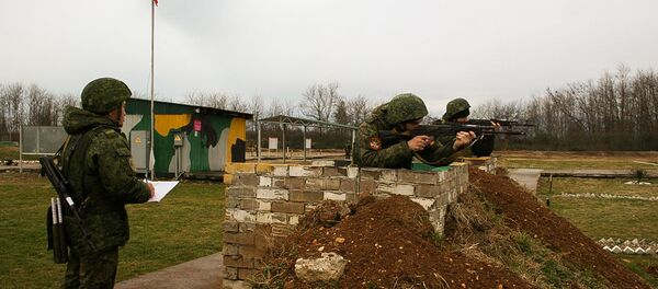 Более 3 тыс. военнослужащих ЮВО приступили к боевым стрельбам в составе мотострелковых отделений и артиллерийских расчетов в Абхазии Более 3 тыс. военнослужащих ЮВО приступили к боевым стрельбам в составе мотострелковых отделений и артиллерийских расчетов в Абхазии - Sputnik Абхазия