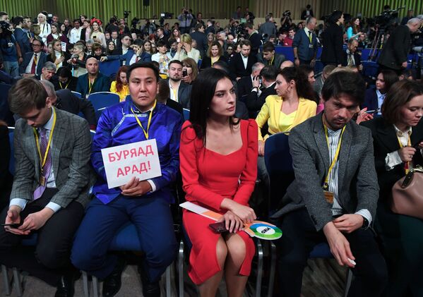 Журналисты перед началом ежегодной большой пресс-конференции президента России Владимира Путина - Sputnik Абхазия
