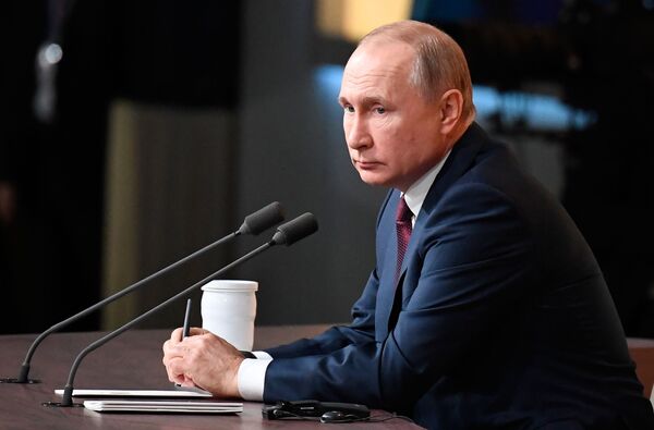 Президент России Владимир Путин на ежегодной большой пресс-конференции - Sputnik Абхазия