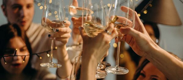 Новогоднее застолье Новогоднее застолье - Sputnik Абхазия