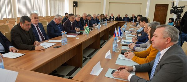 Круглый стол Крым-Абхазия Круглый стол Крым-Абхазия - Sputnik Абхазия