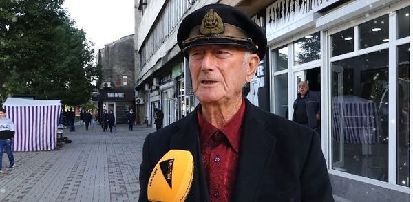 С любимыми не расставайтесь: пожелания жителей Абхазии на Новый год С любимыми не расставайтесь: пожелания жителей Абхазии на Новый год - Sputnik Абхазия