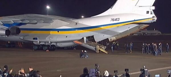 Состоялся обмен пленными между Украиной и непризнанными республиками Донбасса Состоялся обмен пленными между Украиной и непризнанными республиками Донбасса - Sputnik Абхазия