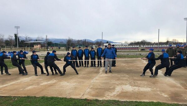 Военнослужащие ЮВО в Абхазии встречают новый год спортивными мероприятиями - Sputnik Абхазия