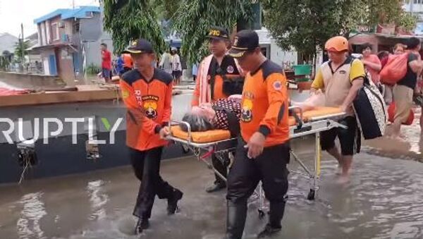 Индонезия: сильнейшие наводнения за последние годы унесли жизни 9 человек в Джакарте - Sputnik Абхазия