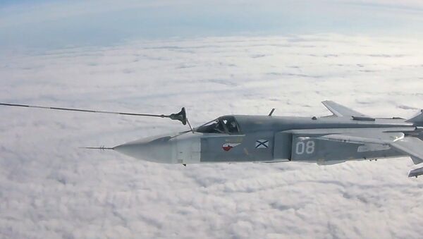 Дозаправку самолетов Су-30СМ и Су-24М в воздухе сняли на видео - Sputnik Абхазия