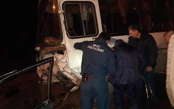 Два человека погибло в аварии в Сухуме  - Sputnik Абхазия