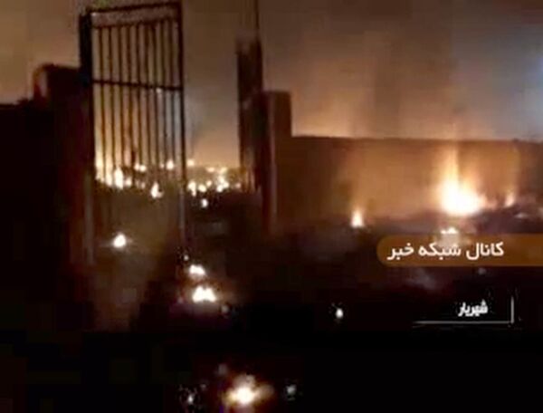 Кадр с видео пожара на месте крушения самолета в Иране  - Sputnik Абхазия