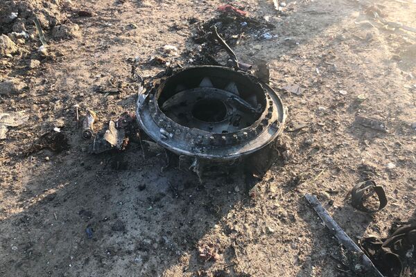 Обломки на месте крушения саомлета в Иране - Sputnik Абхазия