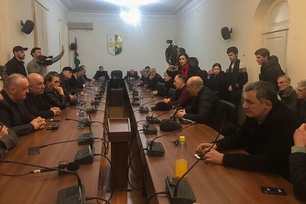 Экстренное заседание депутатов парламента  - Sputnik Абхазия
