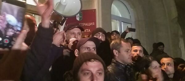 Ситуация у здания администрации президента Ситуация у здания администрации президента - Sputnik Абхазия