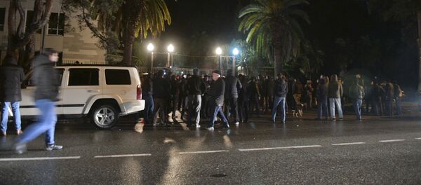 Митинг у гос дачи  - Sputnik Абхазия