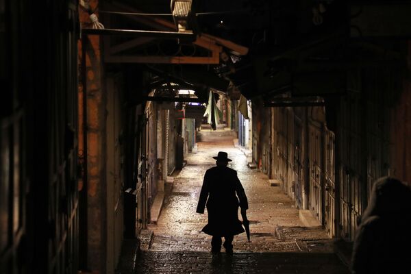 Ультраортодоксальный иудей на улице Старого города в Иерусалиме.  - Sputnik Абхазия