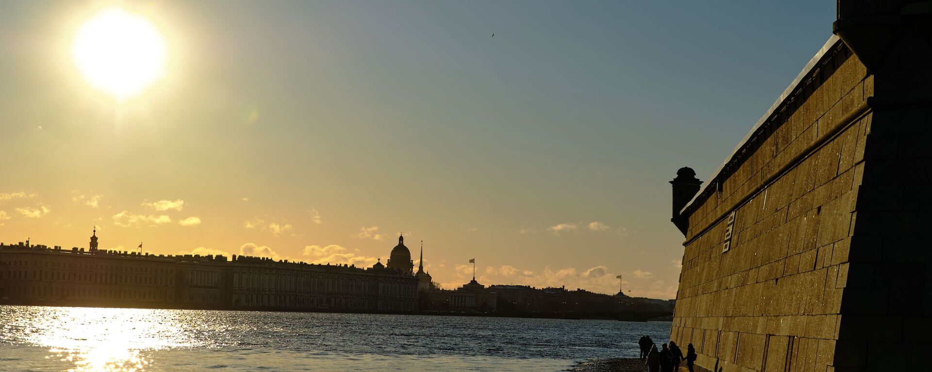 Пляж Петропавловской крепости в Санкт-Петербурге - Sputnik Аҧсны, 1920, 11.09.2025