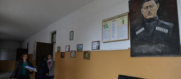 Гудаутская школа № 5  - Sputnik Абхазия