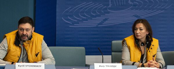 Черышева и Вышинский Черышева и Вышинский - Sputnik Абхазия